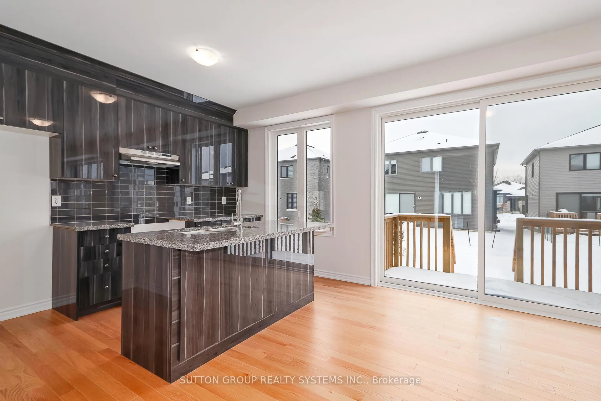 Photo 5 of 61 Nicort Road, Wasaga Beach — HOMEH