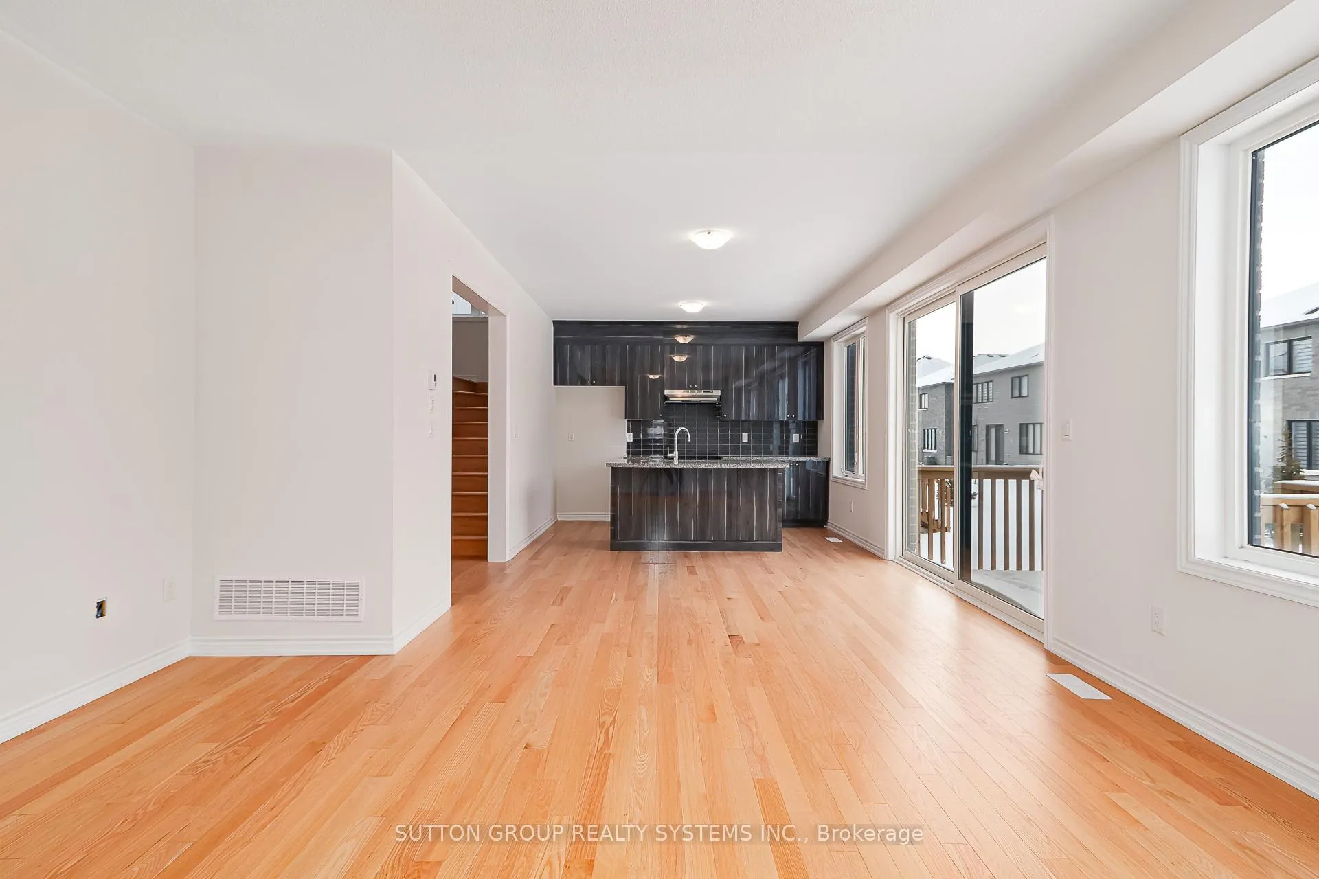 Photo 6 of 61 Nicort Road, Wasaga Beach — HOMEH