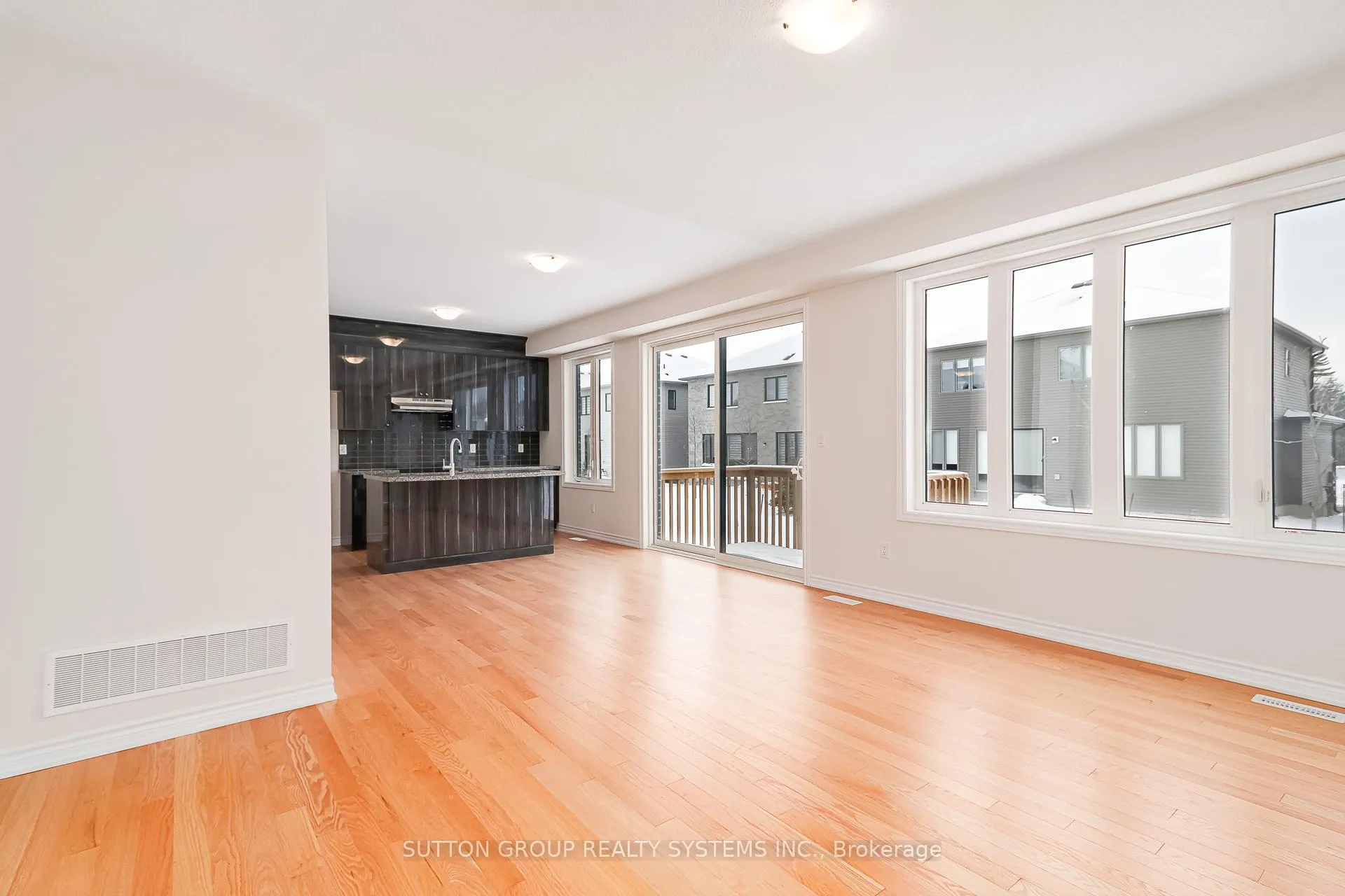 Photo 8 of 61 Nicort Road, Wasaga Beach — HOMEH