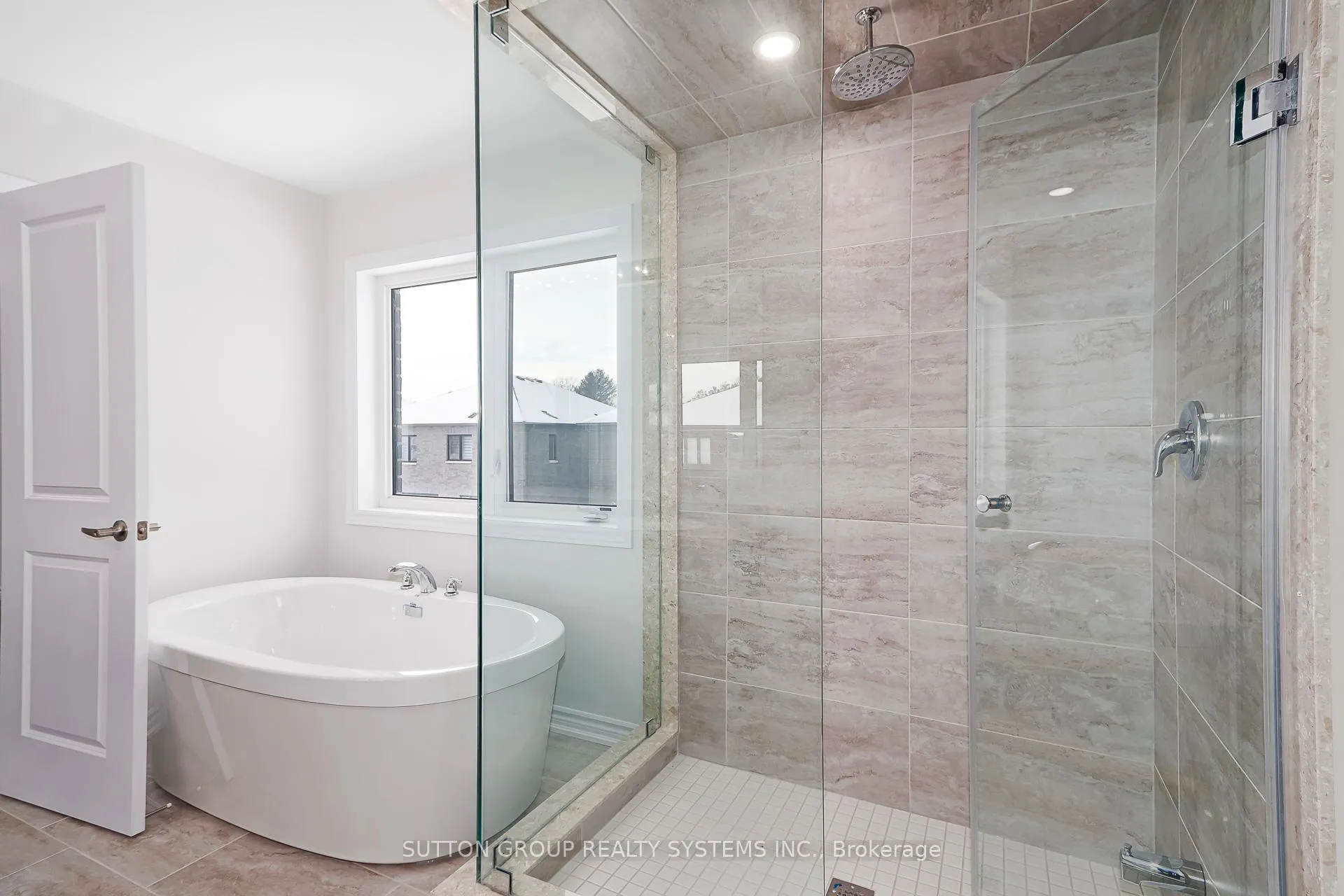 Photo 16 of 61 Nicort Road, Wasaga Beach — HOMEH
