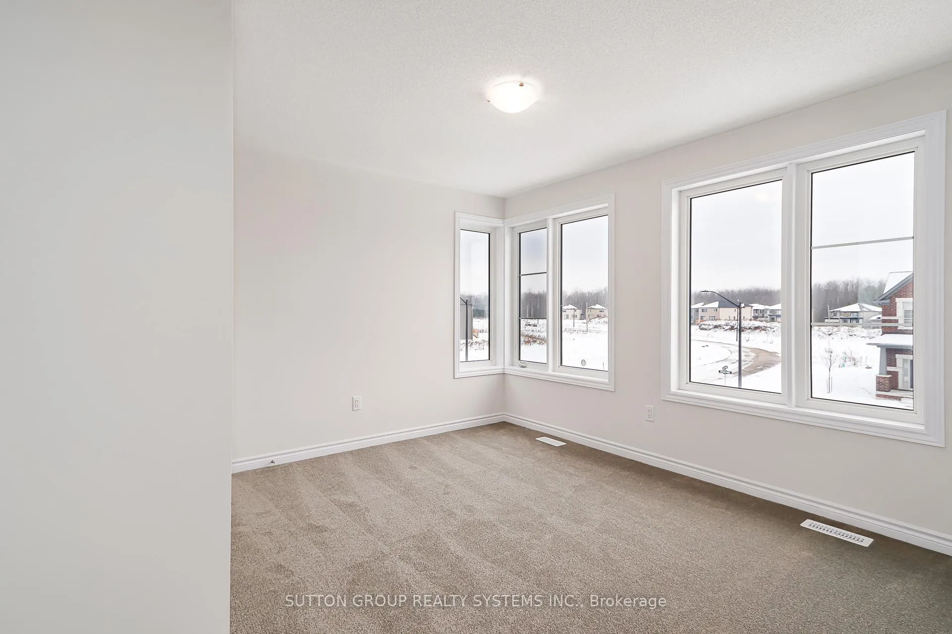Photo 17 of 61 Nicort Road, Wasaga Beach — HOMEH