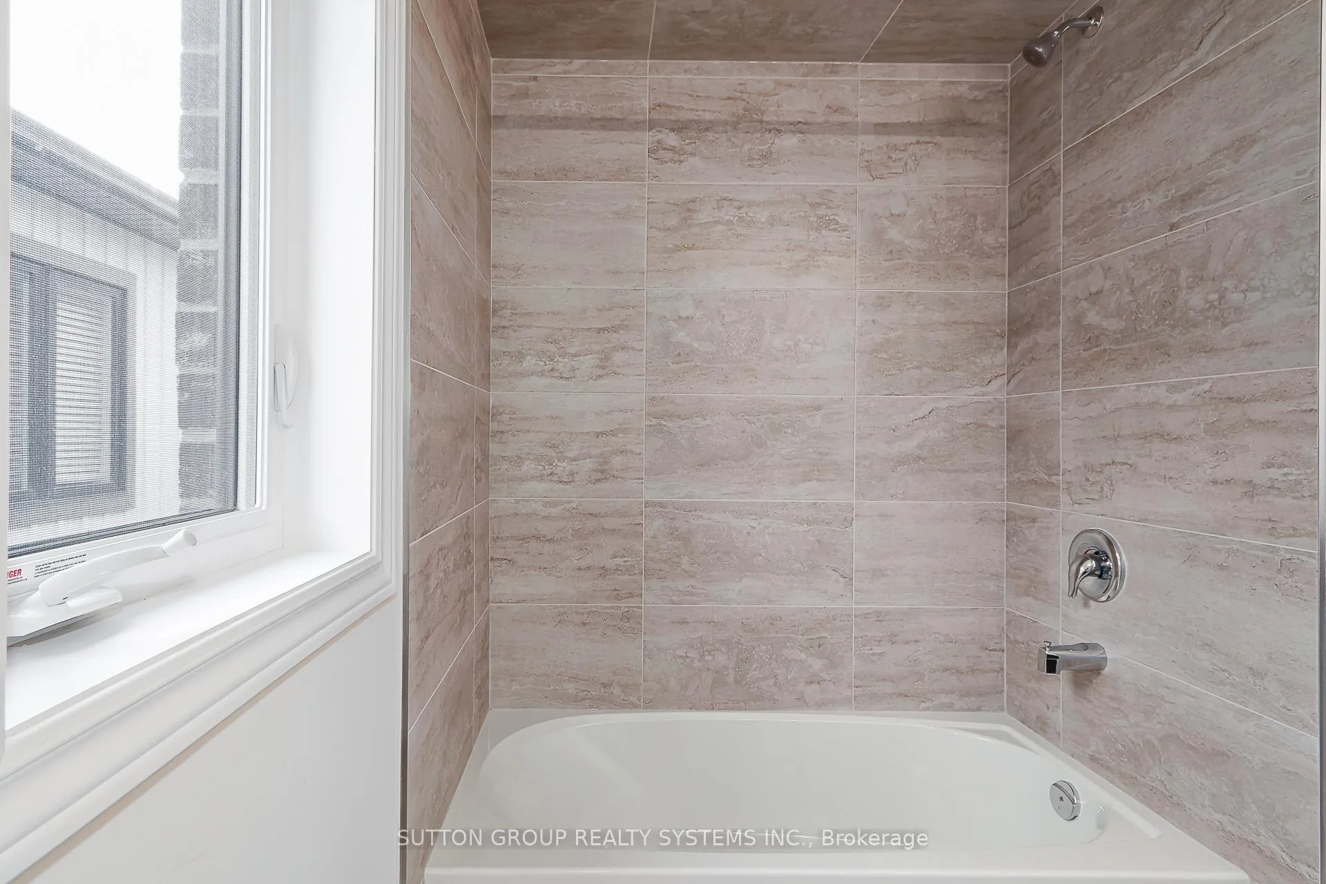 Photo 21 of 61 Nicort Road, Wasaga Beach — HOMEH