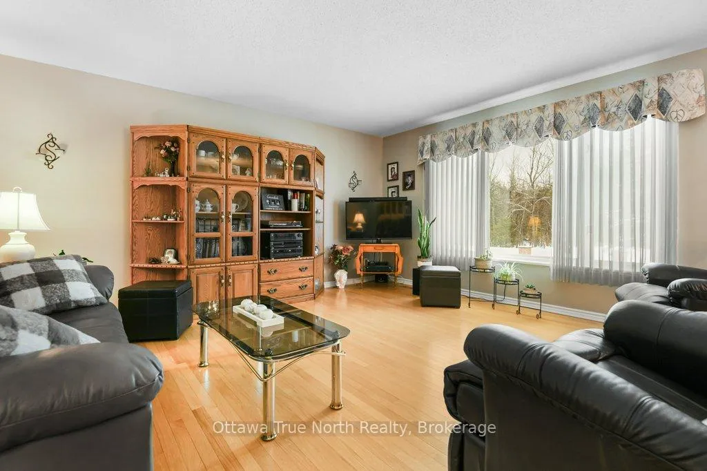Photo 4 of 7427 Copeland Road, Ottawa, Btwn Franktown Rd. & Fallowfield Rd. — HOMEH