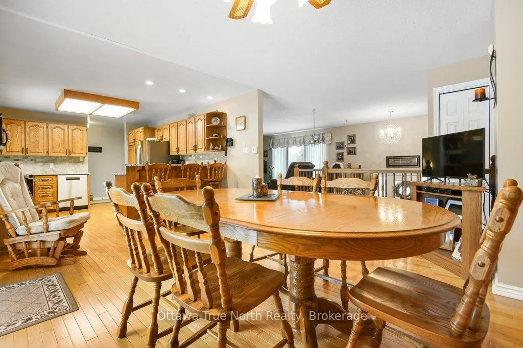 Photo 9 of 7427 Copeland Road, Ottawa, Btwn Franktown Rd. & Fallowfield Rd. — HOMEH