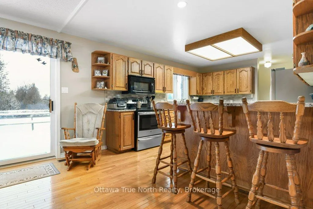 Photo 11 of 7427 Copeland Road, Ottawa, Btwn Franktown Rd. & Fallowfield Rd. — HOMEH