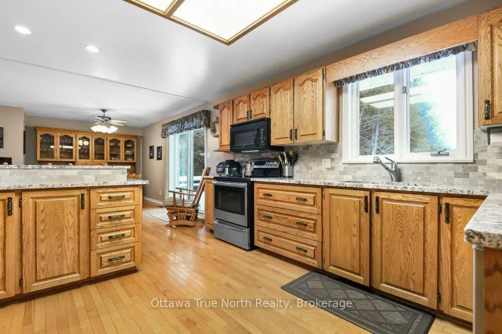 Photo 12 of 7427 Copeland Road, Ottawa, Btwn Franktown Rd. & Fallowfield Rd. — HOMEH