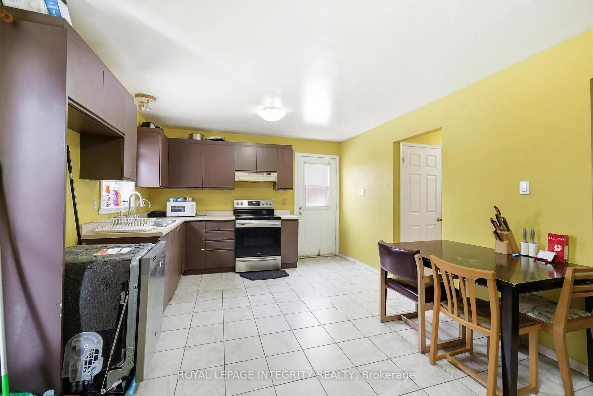 Photo 2 of 309 Ellen Avenue, Cornwall — HOMEH
