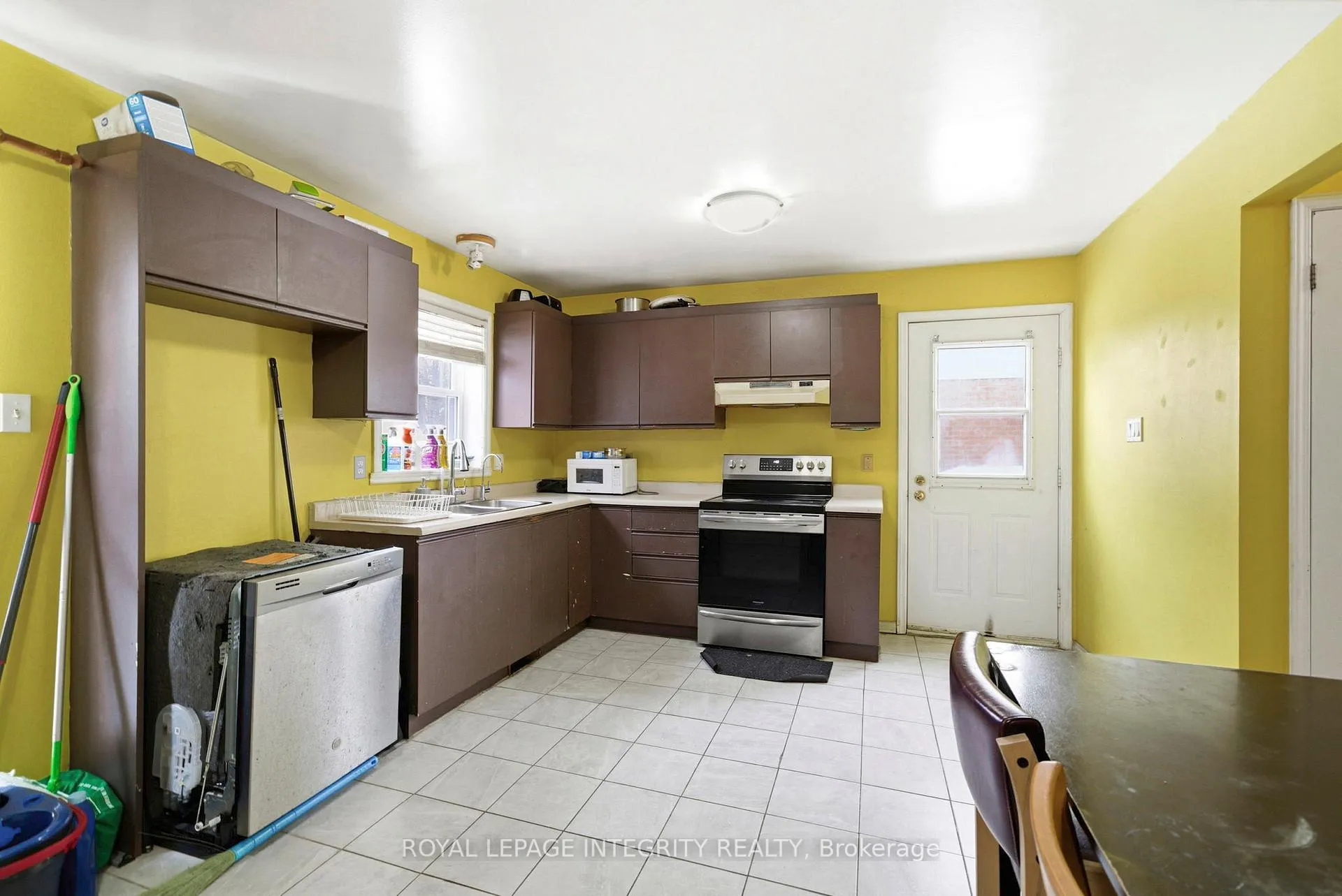 Photo 3 of 309 Ellen Avenue, Cornwall — HOMEH