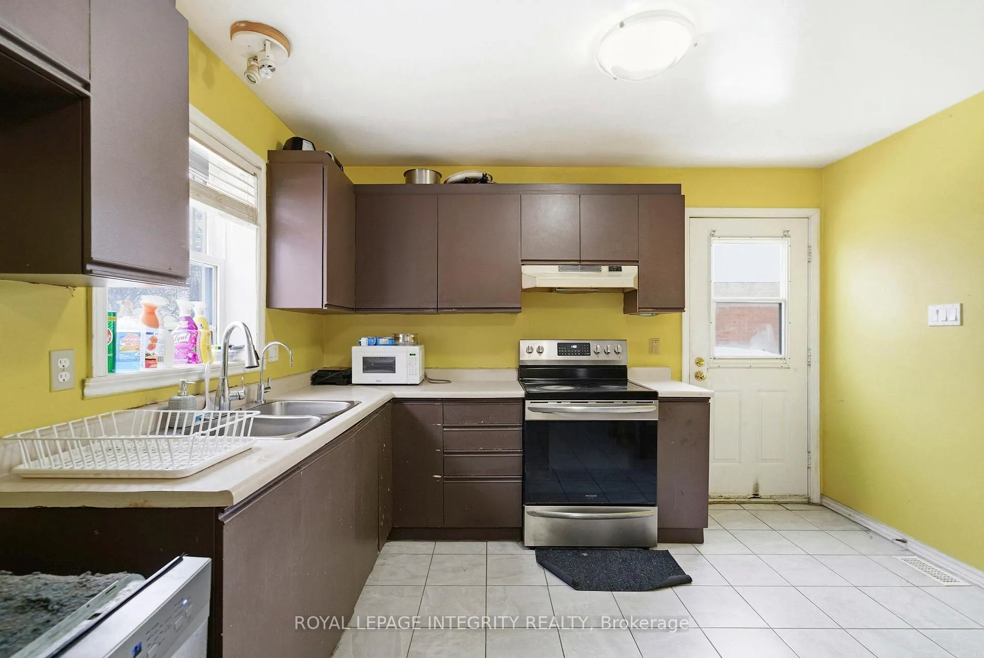 Photo 4 of 309 Ellen Avenue, Cornwall — HOMEH