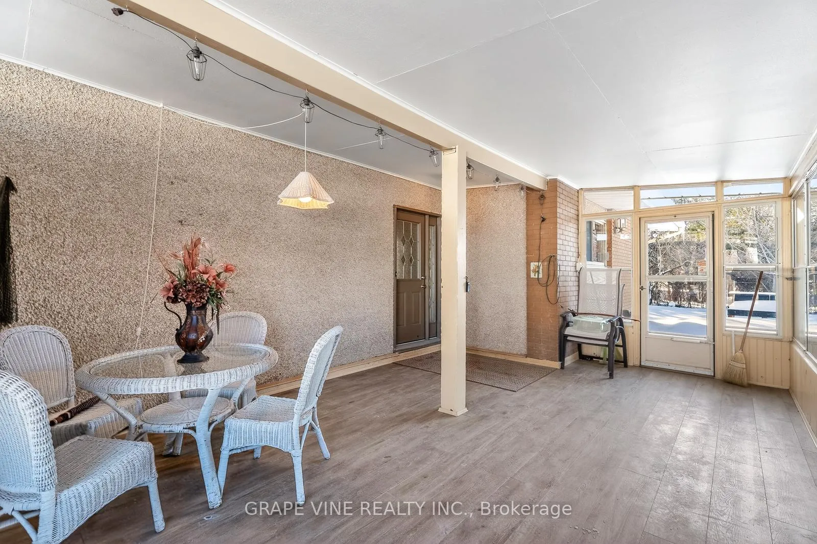 Photo 3 of 46 Cleadon Drive, Ottawa, Crystal Beach — HOMEH
