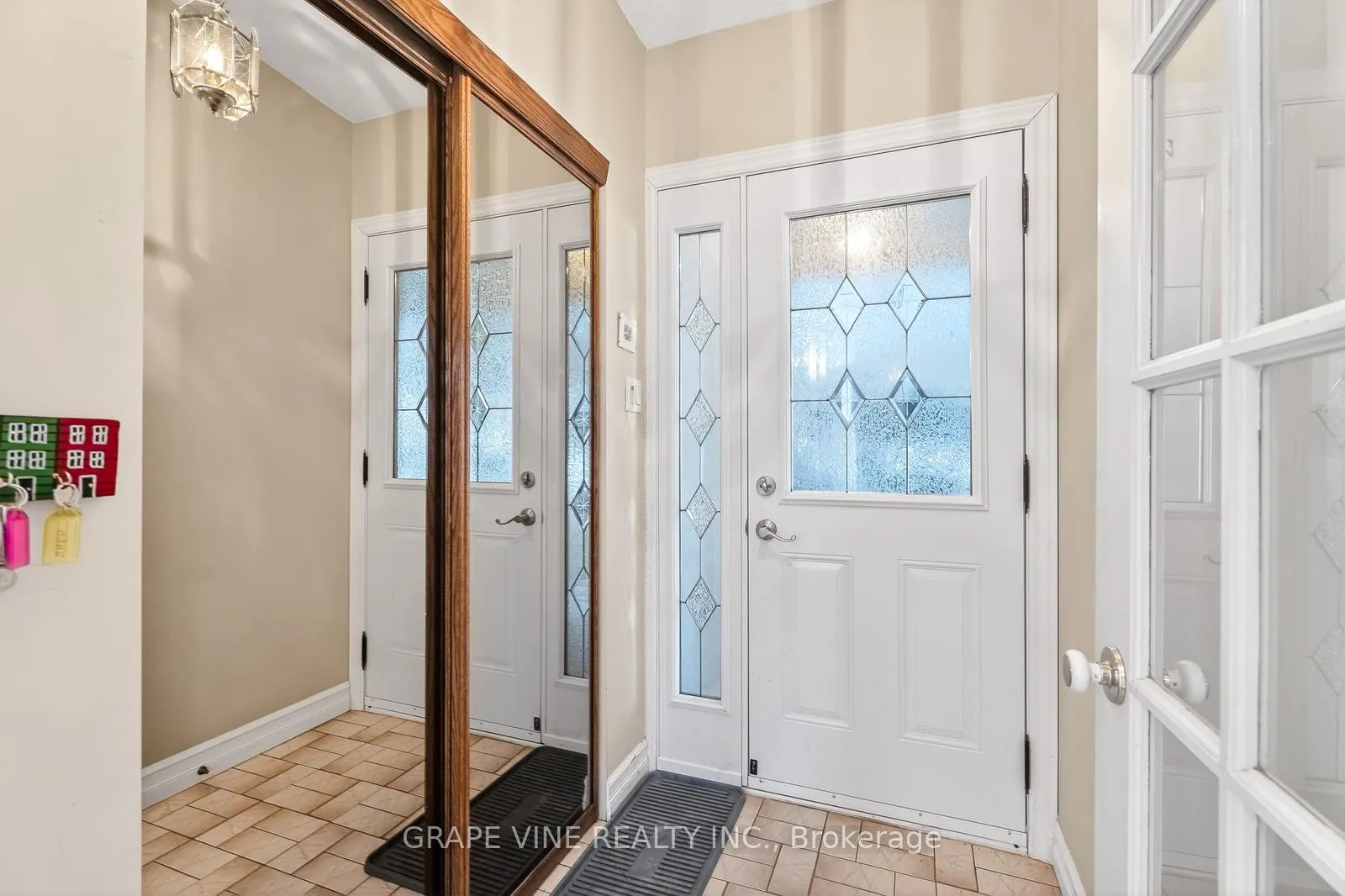Photo 5 of 46 Cleadon Drive, Ottawa, Crystal Beach — HOMEH
