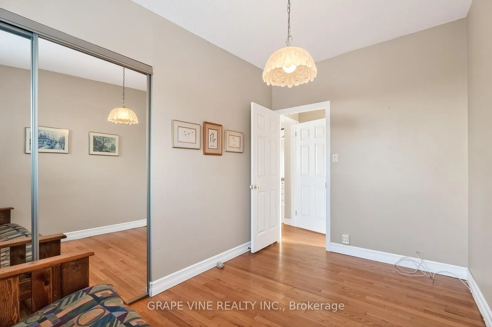 Photo 18 of 46 Cleadon Drive, Ottawa, Crystal Beach — HOMEH