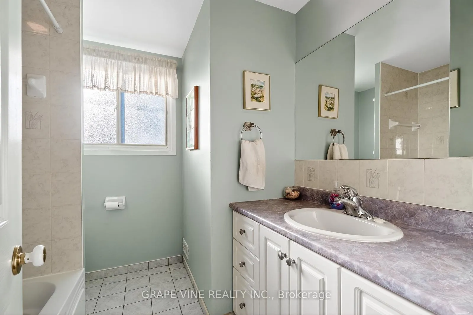 Photo 20 of 46 Cleadon Drive, Ottawa, Crystal Beach — HOMEH