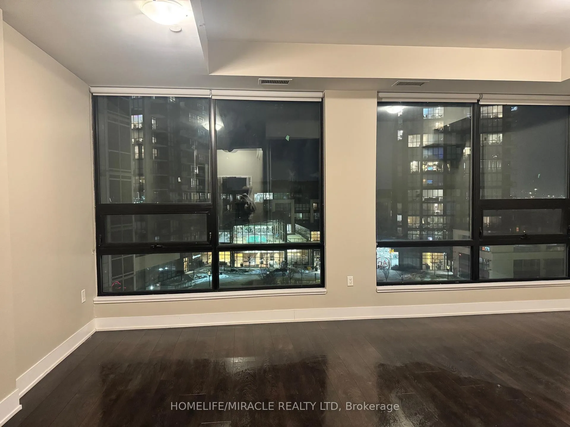 Photo 5 of Unit 509, 2908 Highway 7 E, Vaughan, Concord — HOMEH