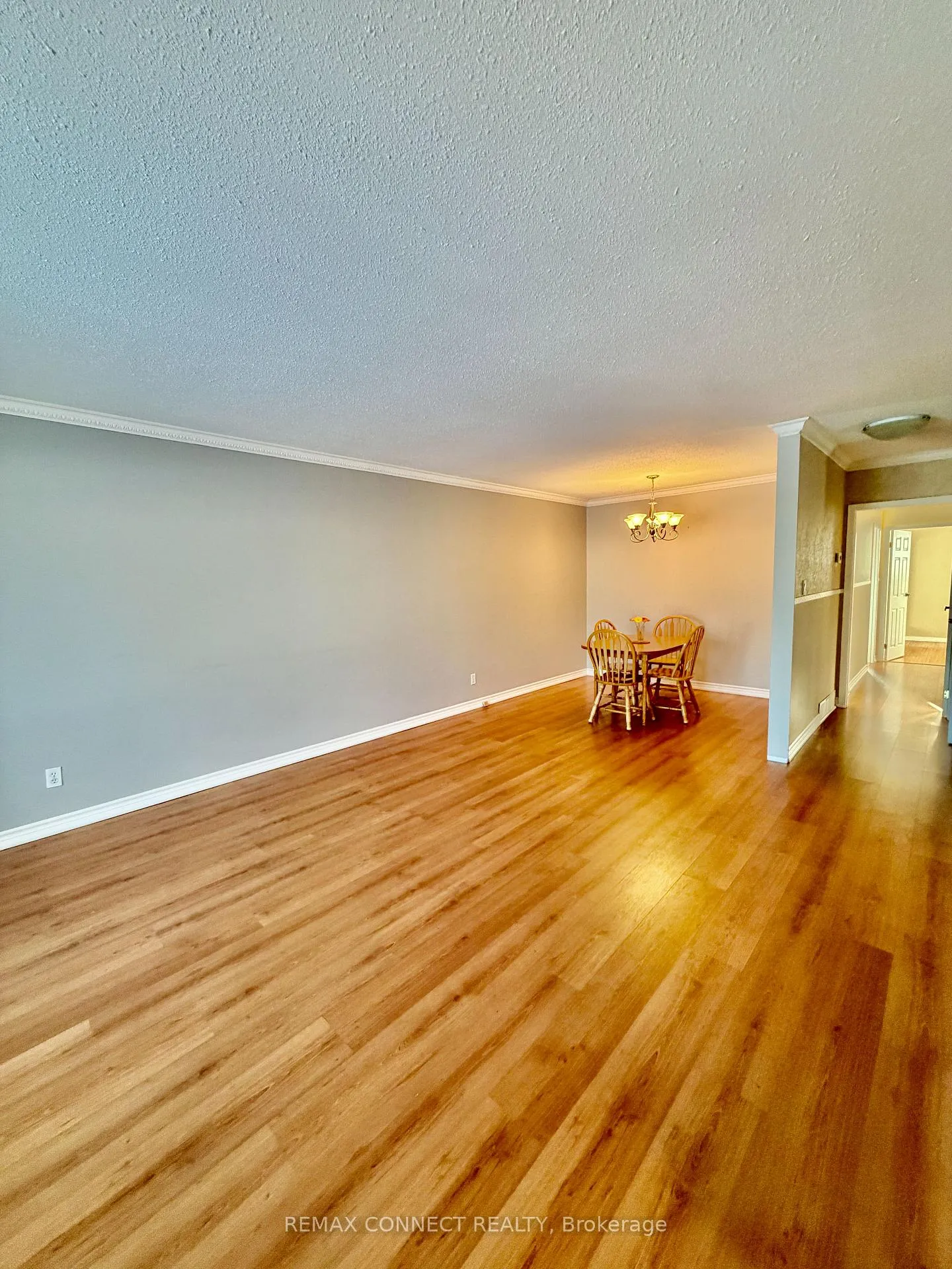 Photo 4 of 776 Hillcrest Road, Pickering, West Shore — HOMEH