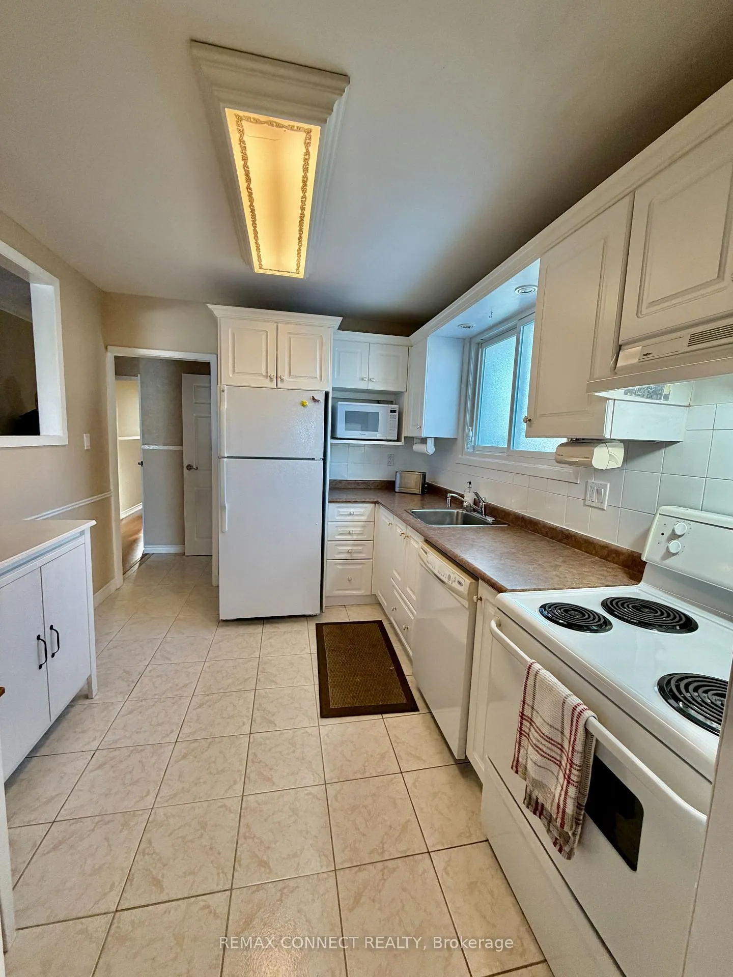 Photo 7 of 776 Hillcrest Road, Pickering, West Shore — HOMEH