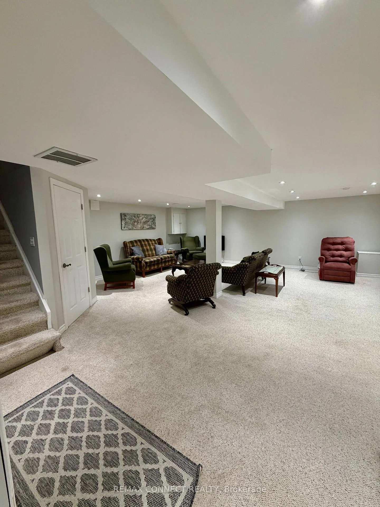 Photo 18 of 776 Hillcrest Road, Pickering, West Shore — HOMEH