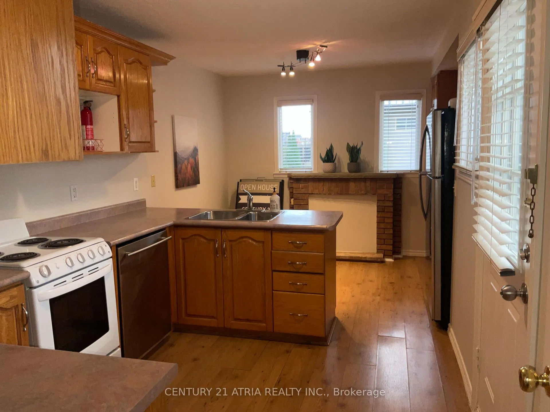 Photo 10 of Unit 1, 887 Nashville Road, Vaughan, Kleinburg — HOMEH