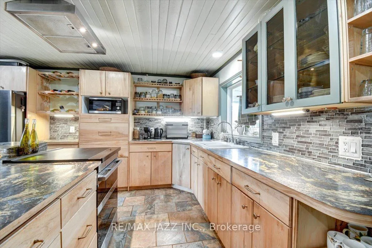 Photo 3 of 16983 Highway 62, Madoc — HOMEH