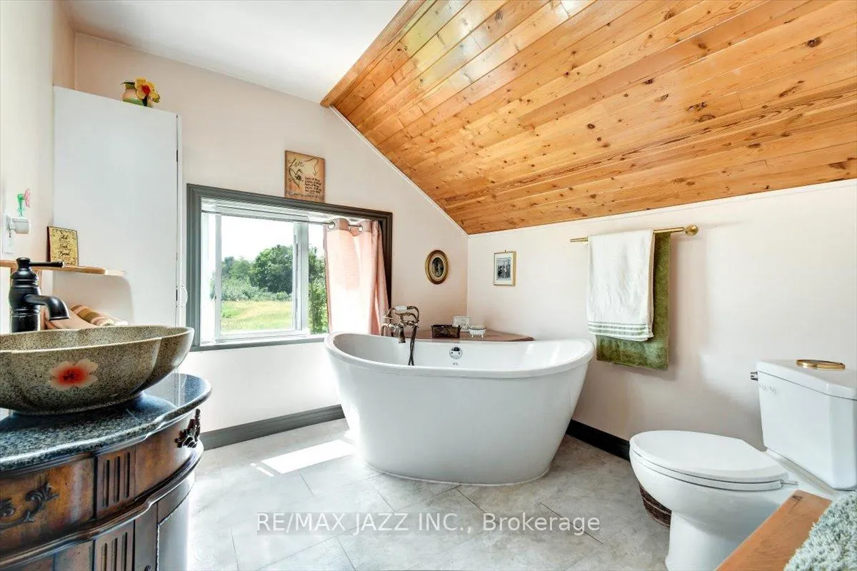 Photo 20 of 16983 Highway 62, Madoc — HOMEH