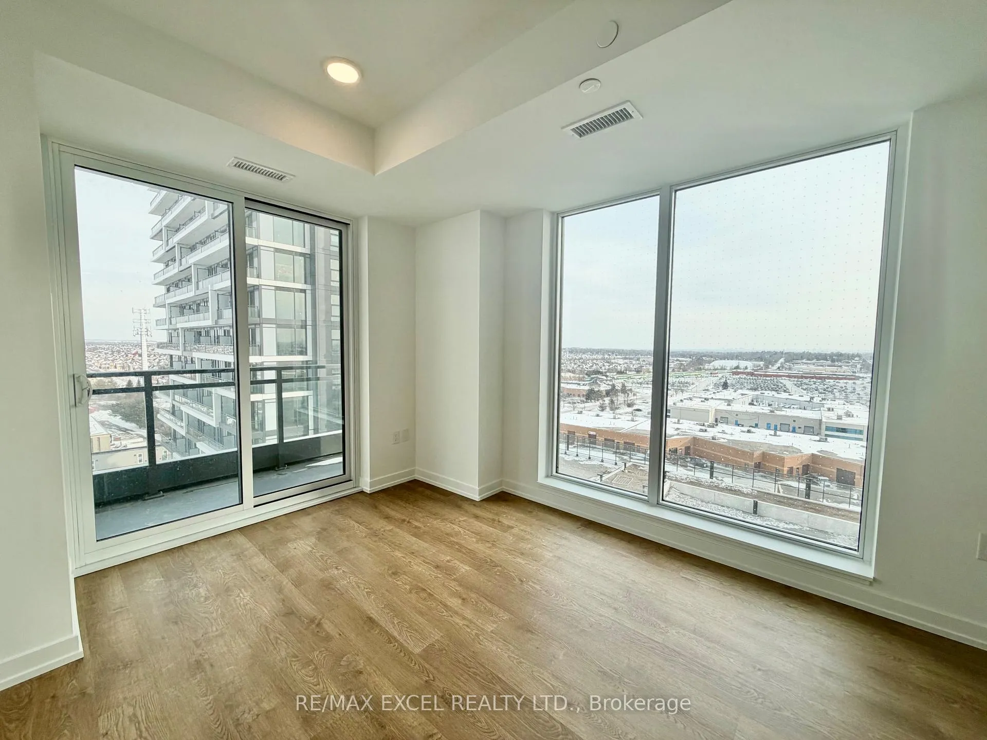 Photo 3 of Unit 1102, 9763 Markham Road, Markham, Greensborough — HOMEH