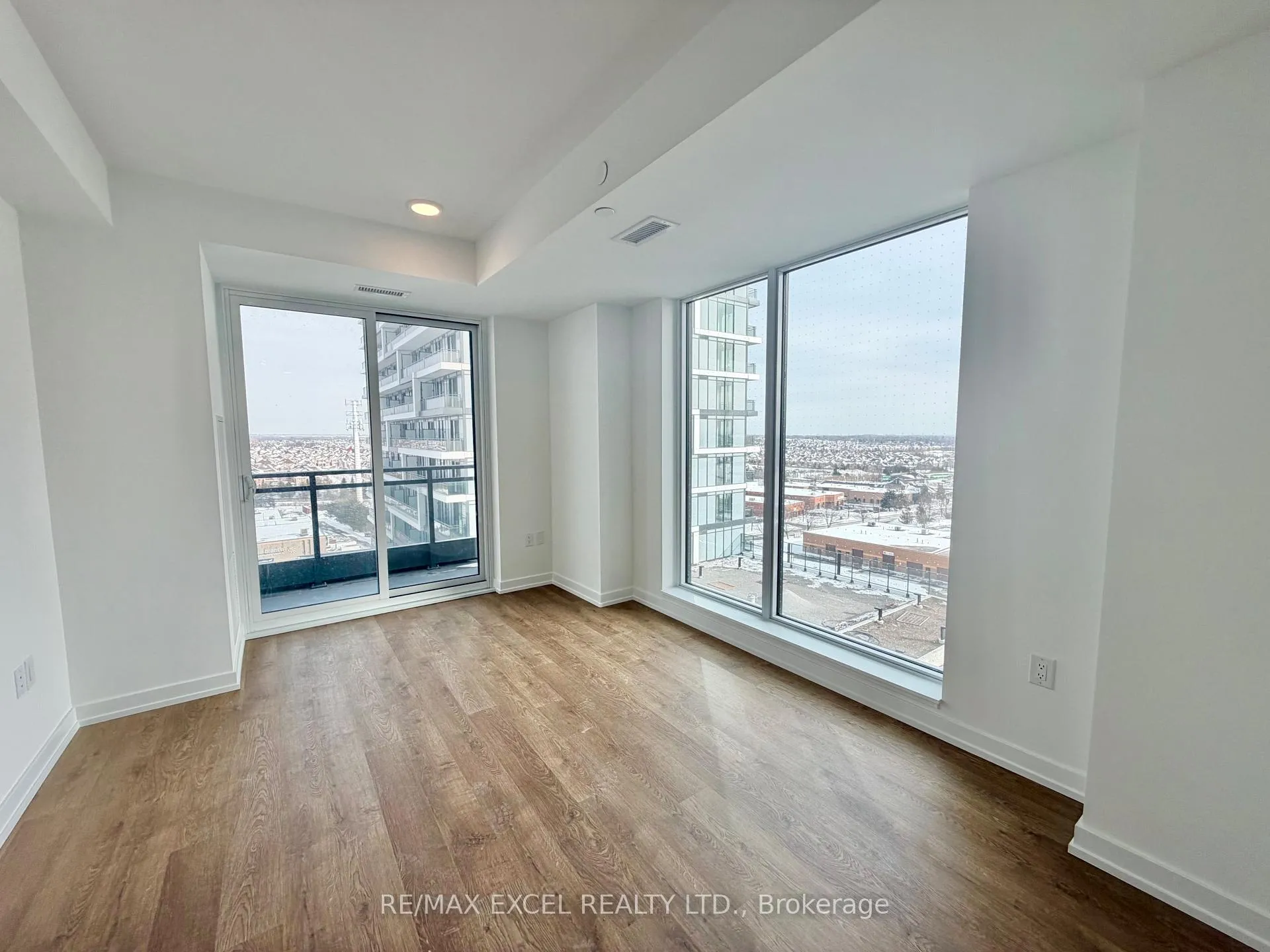 Photo 4 of Unit 1102, 9763 Markham Road, Markham, Greensborough — HOMEH