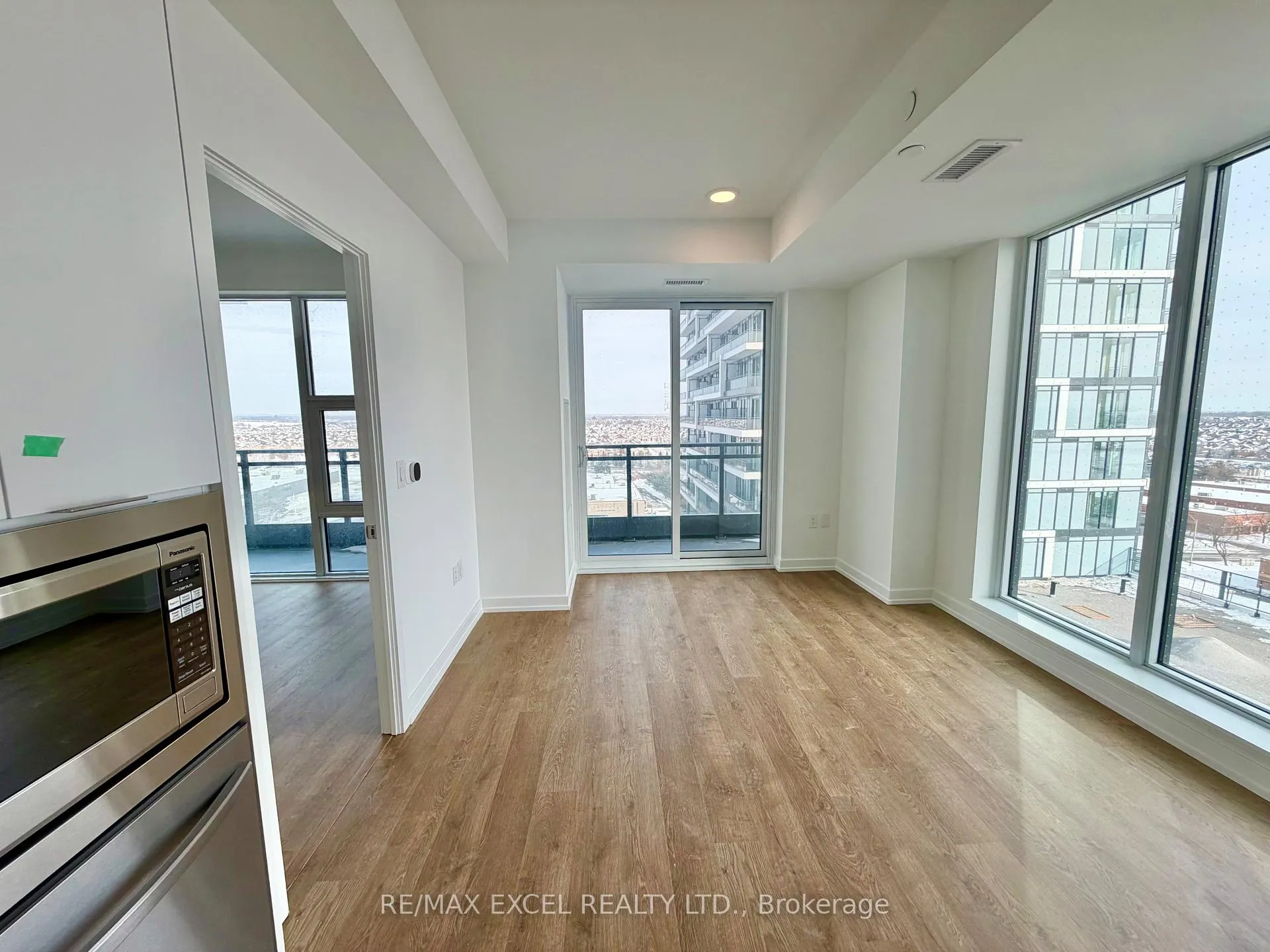 Photo 5 of Unit 1102, 9763 Markham Road, Markham, Greensborough — HOMEH