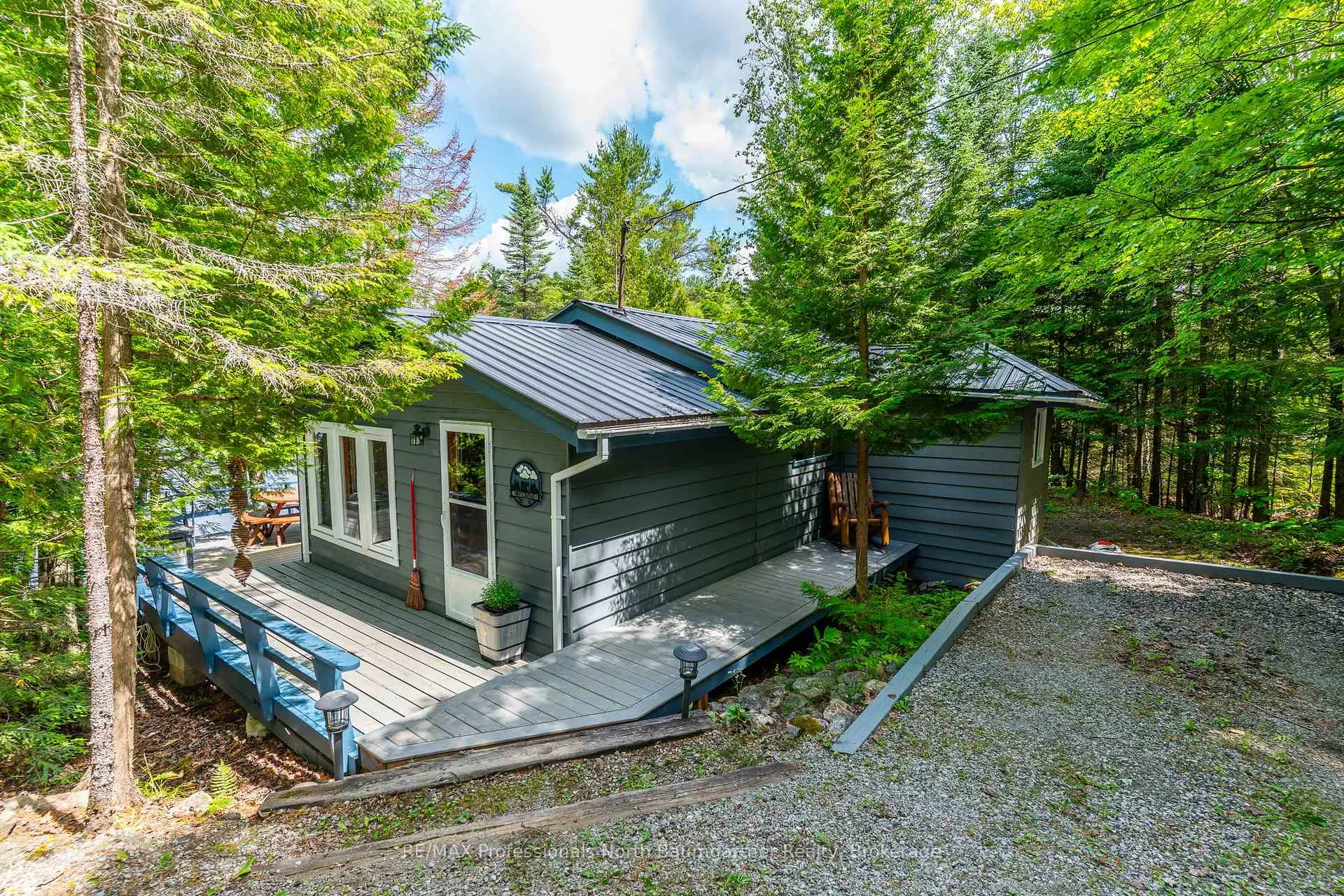 Photo 3 of 1068 Wolverine Drive, Highlands East, Glamorgan — HOMEH