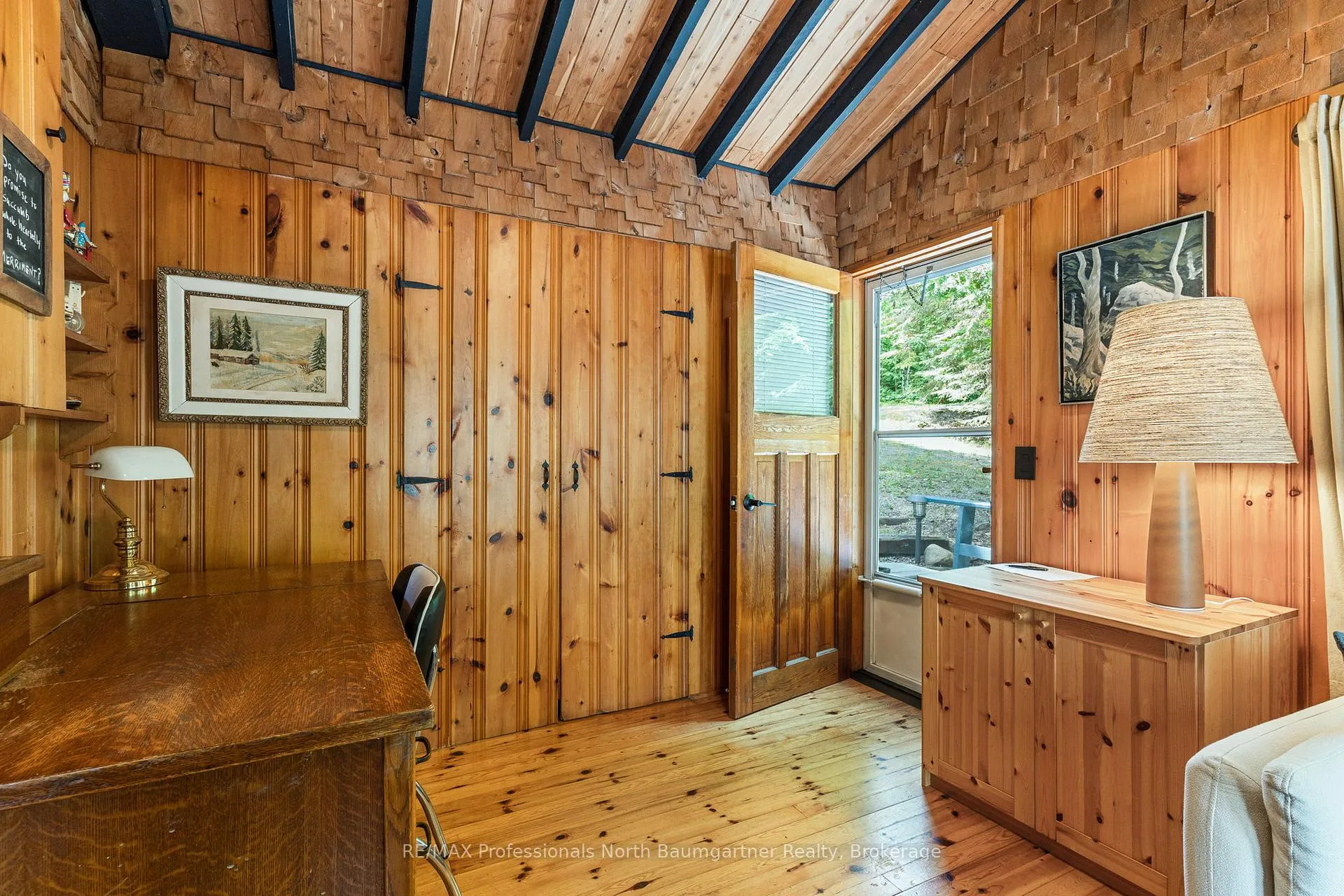 Photo 4 of 1068 Wolverine Drive, Highlands East, Glamorgan — HOMEH