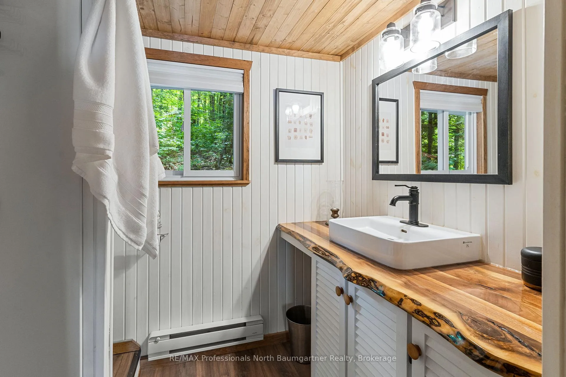 Photo 17 of 1068 Wolverine Drive, Highlands East, Glamorgan — HOMEH