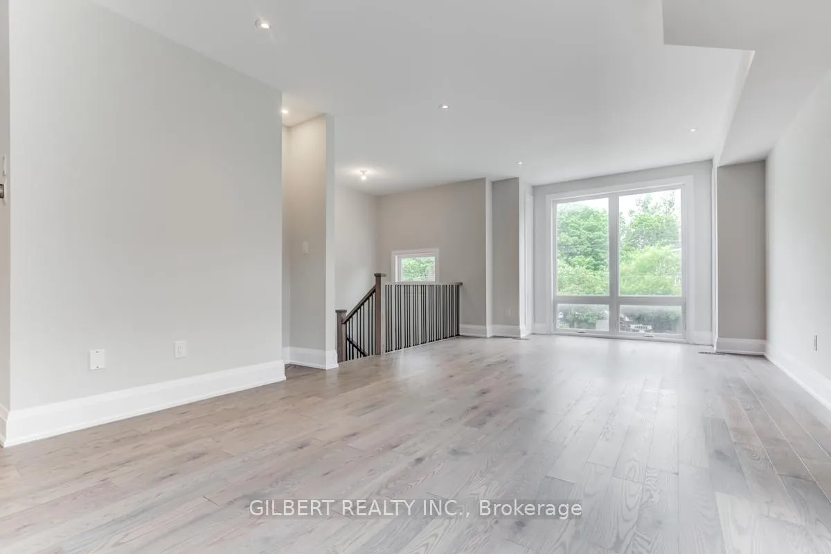 Photo 4 of 35A Marquette Avenue, Toronto, Englemount-Lawrence — HOMEH