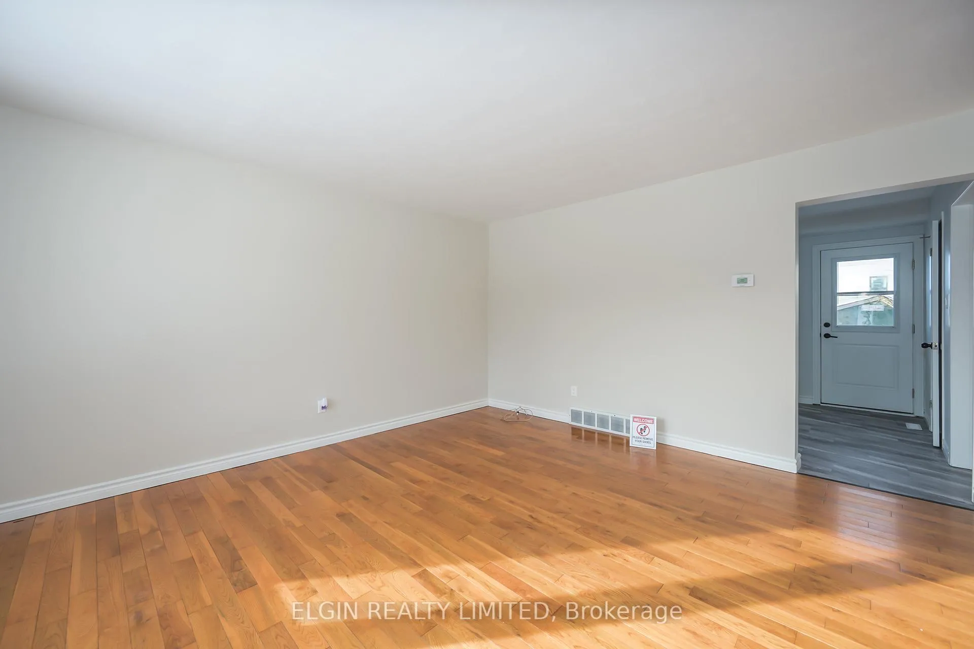 Photo 2 of 432 Forest Avenue, St. Thomas — HOMEH