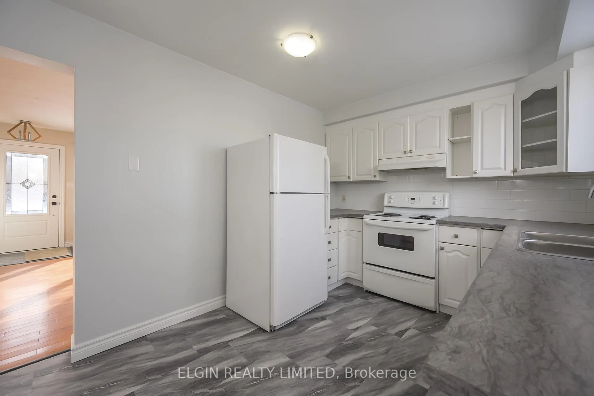 Photo 6 of 432 Forest Avenue, St. Thomas — HOMEH
