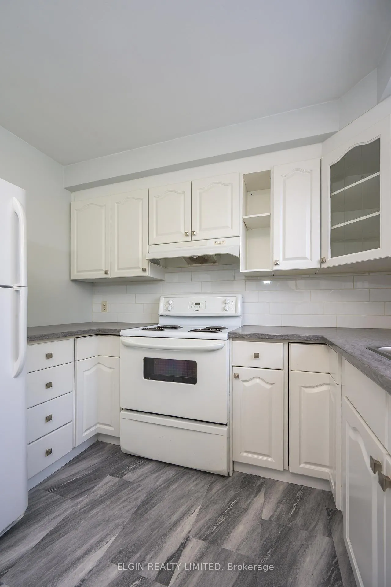 Photo 8 of 432 Forest Avenue, St. Thomas — HOMEH