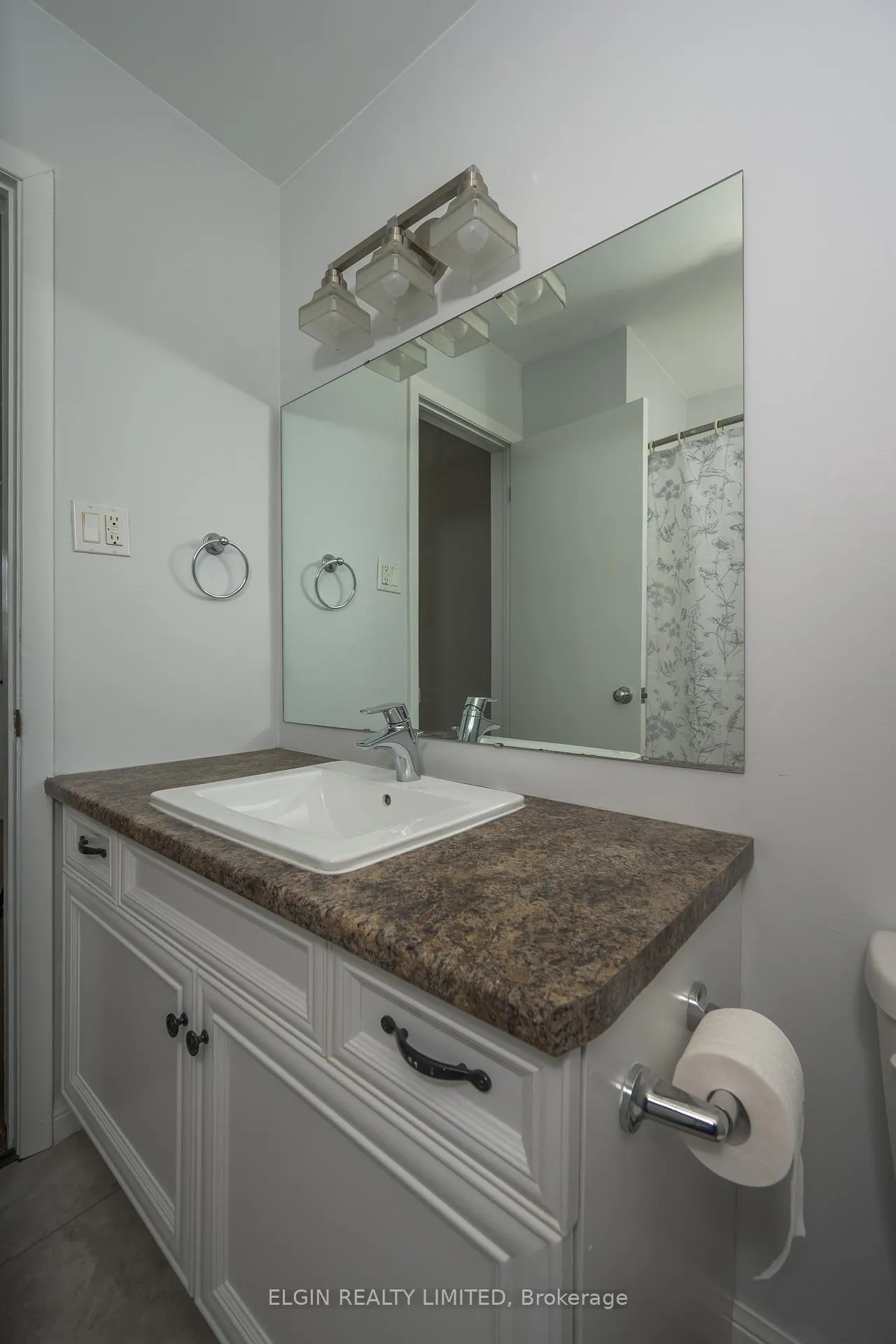 Photo 16 of 432 Forest Avenue, St. Thomas — HOMEH
