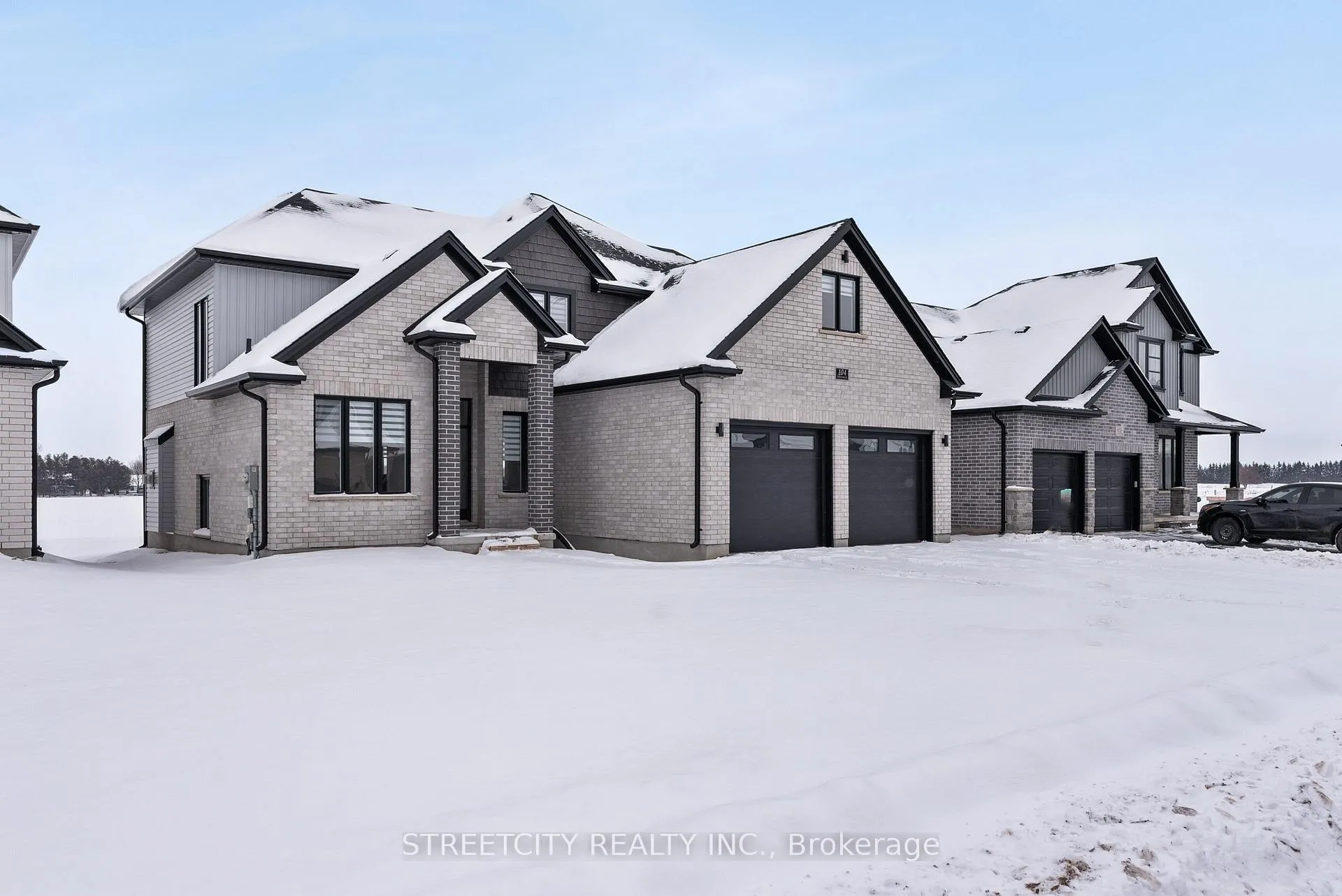 Photo 3 of 104 Jefferson Street W, Lucan Biddulph, Lucan — HOMEH