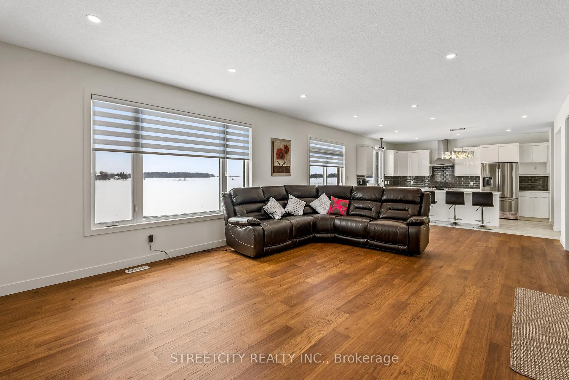 Photo 7 of 104 Jefferson Street W, Lucan Biddulph, Lucan — HOMEH