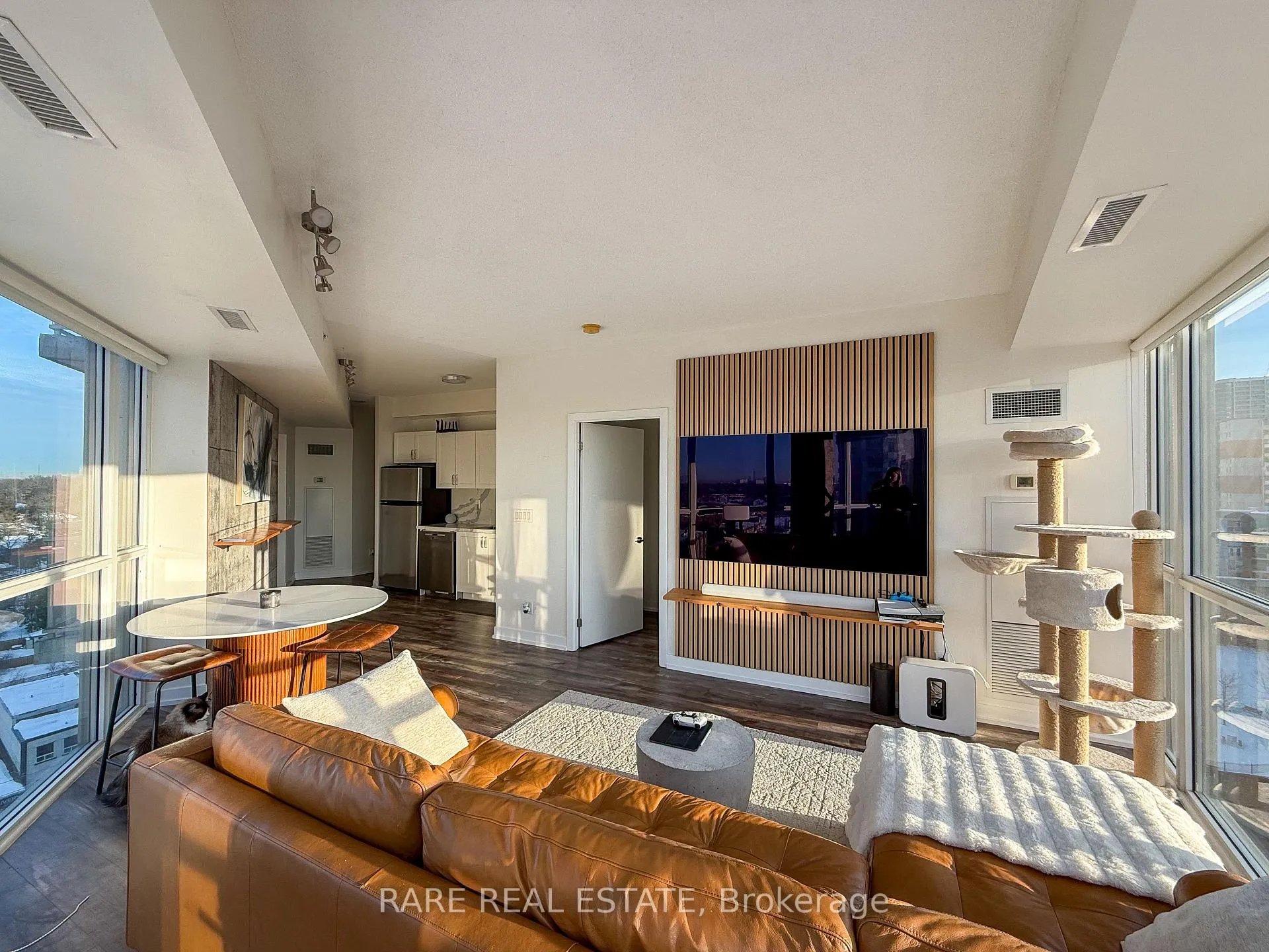Front of Unit 1009, 5101 Dundas Street W