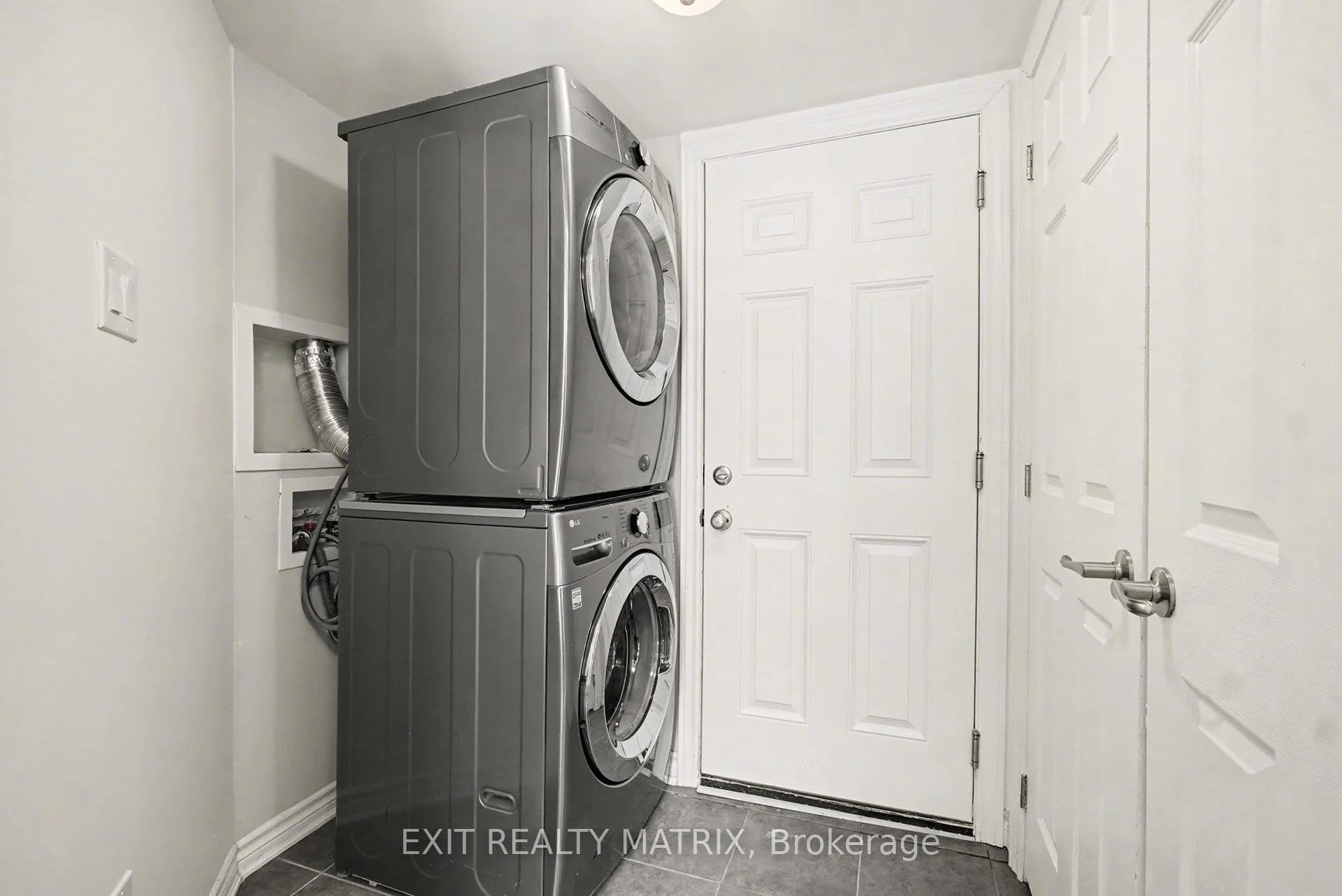 Photo 7 of 370 Willow Aster Circle, Ottawa, Avalon West — HOMEH