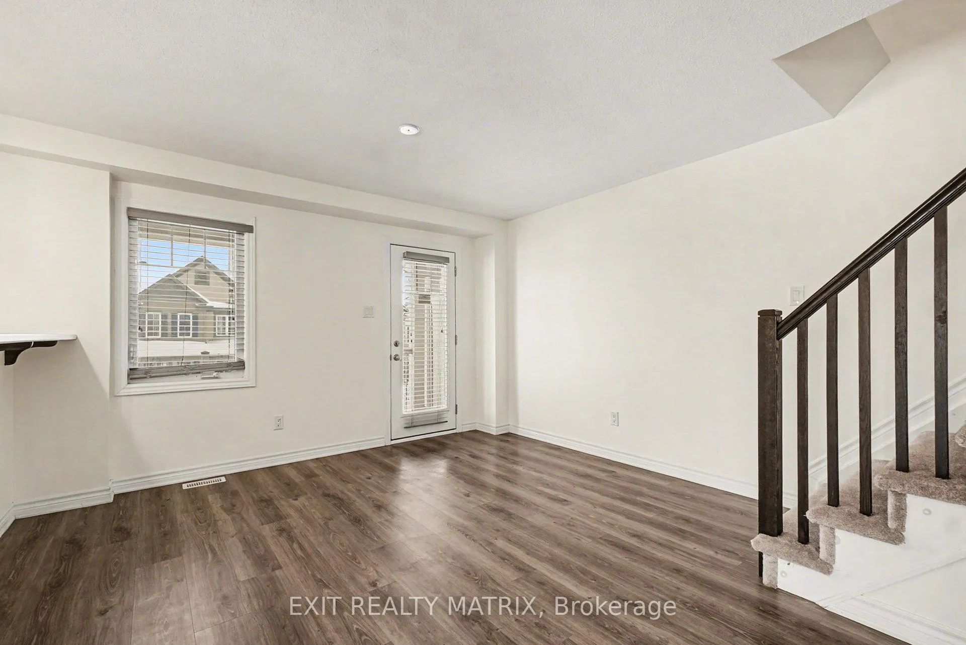 Photo 9 of 370 Willow Aster Circle, Ottawa, Avalon West — HOMEH
