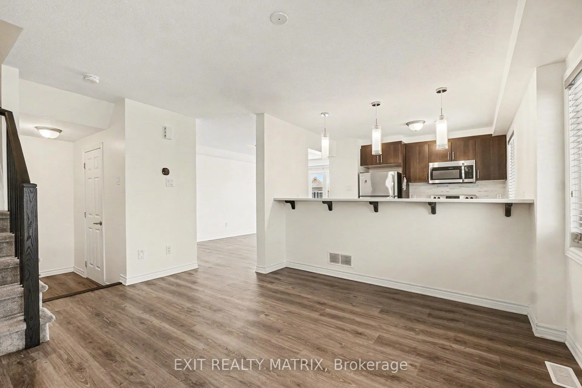Photo 11 of 370 Willow Aster Circle, Ottawa, Avalon West — HOMEH