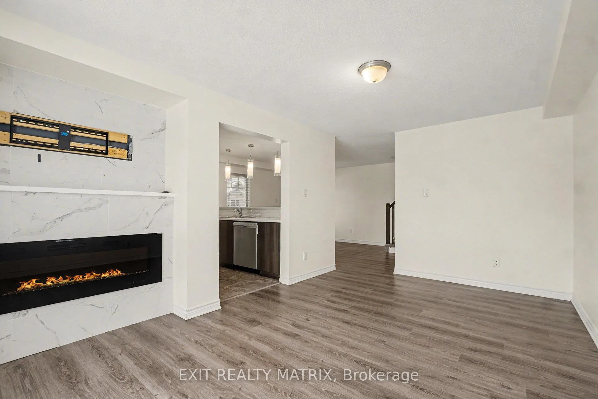 Photo 12 of 370 Willow Aster Circle, Ottawa, Avalon West — HOMEH