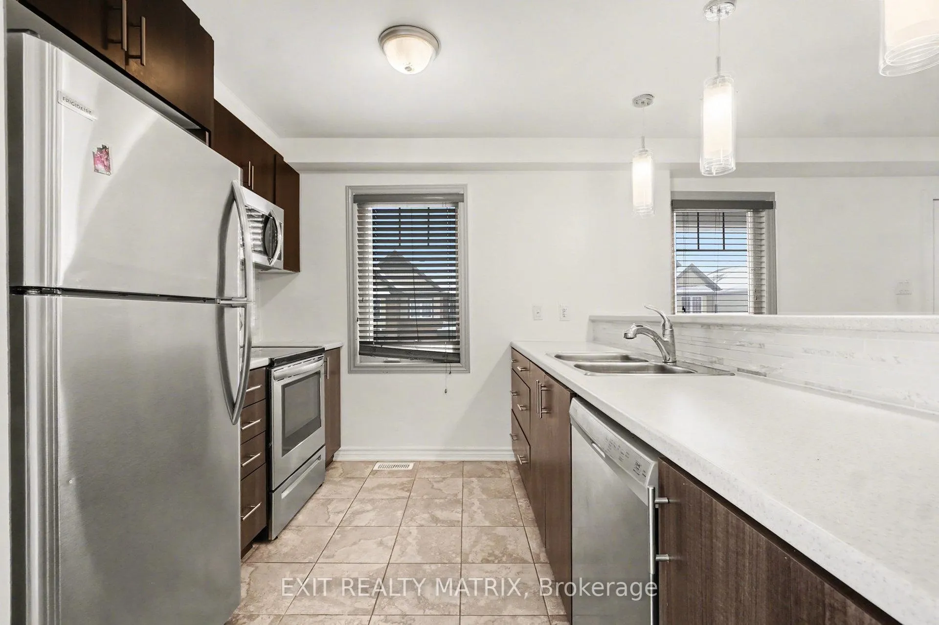 Photo 15 of 370 Willow Aster Circle, Ottawa, Avalon West — HOMEH