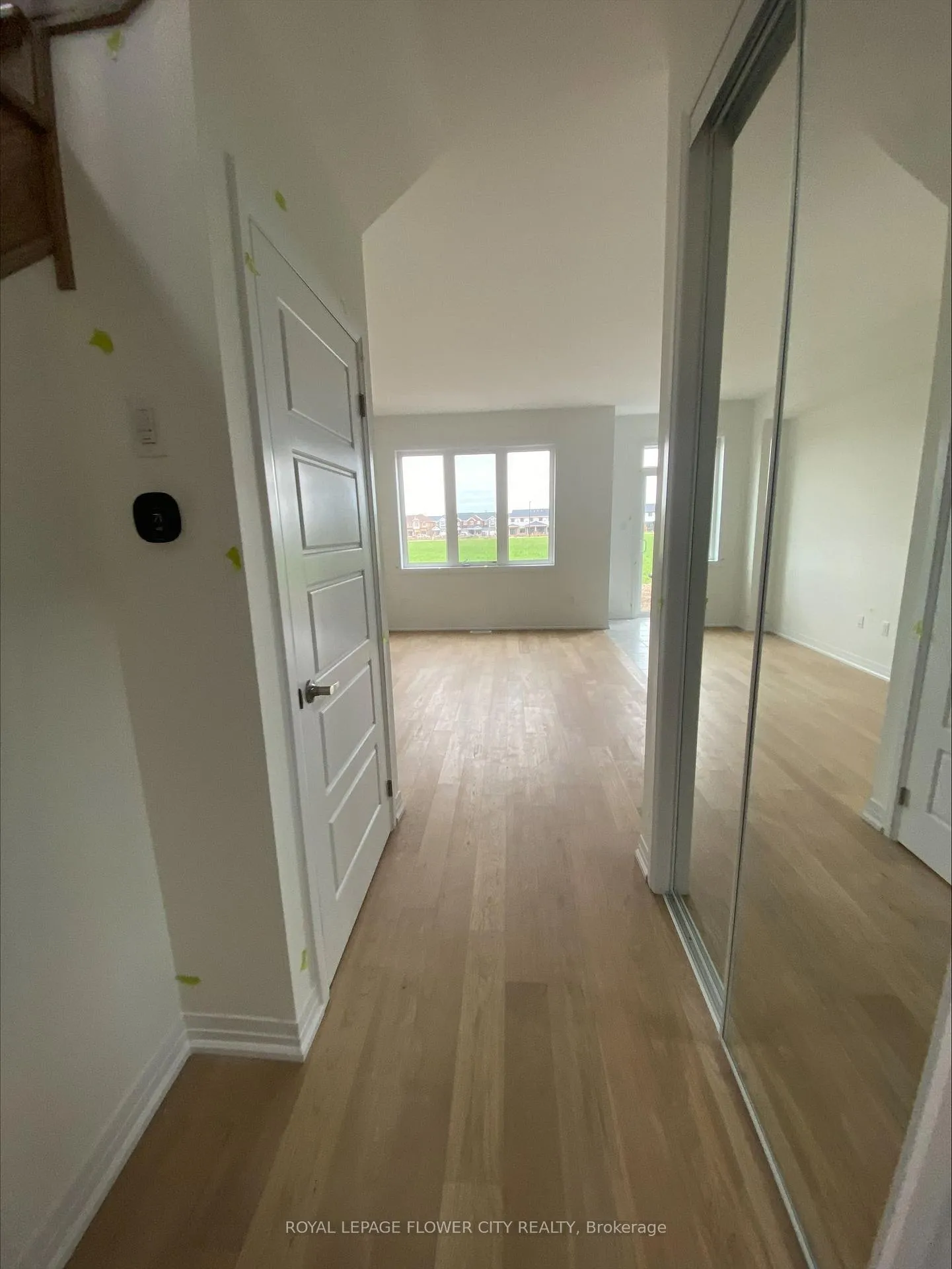 Photo 2 of 19 Velvet Way S, Thorold, Rolling Meadows — HOMEH