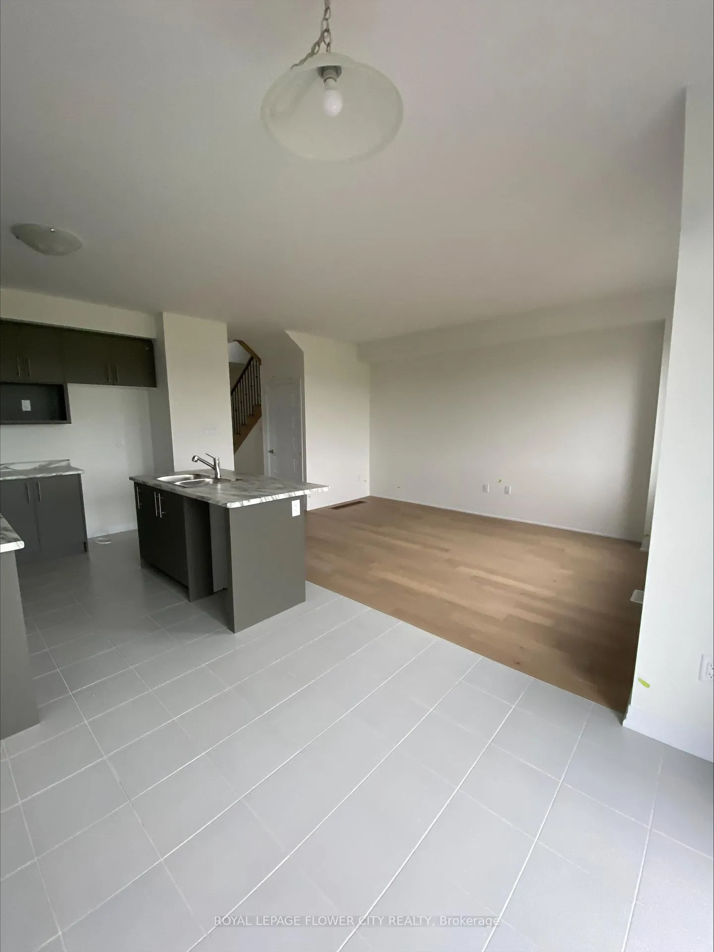 Photo 6 of 19 Velvet Way S, Thorold, Rolling Meadows — HOMEH