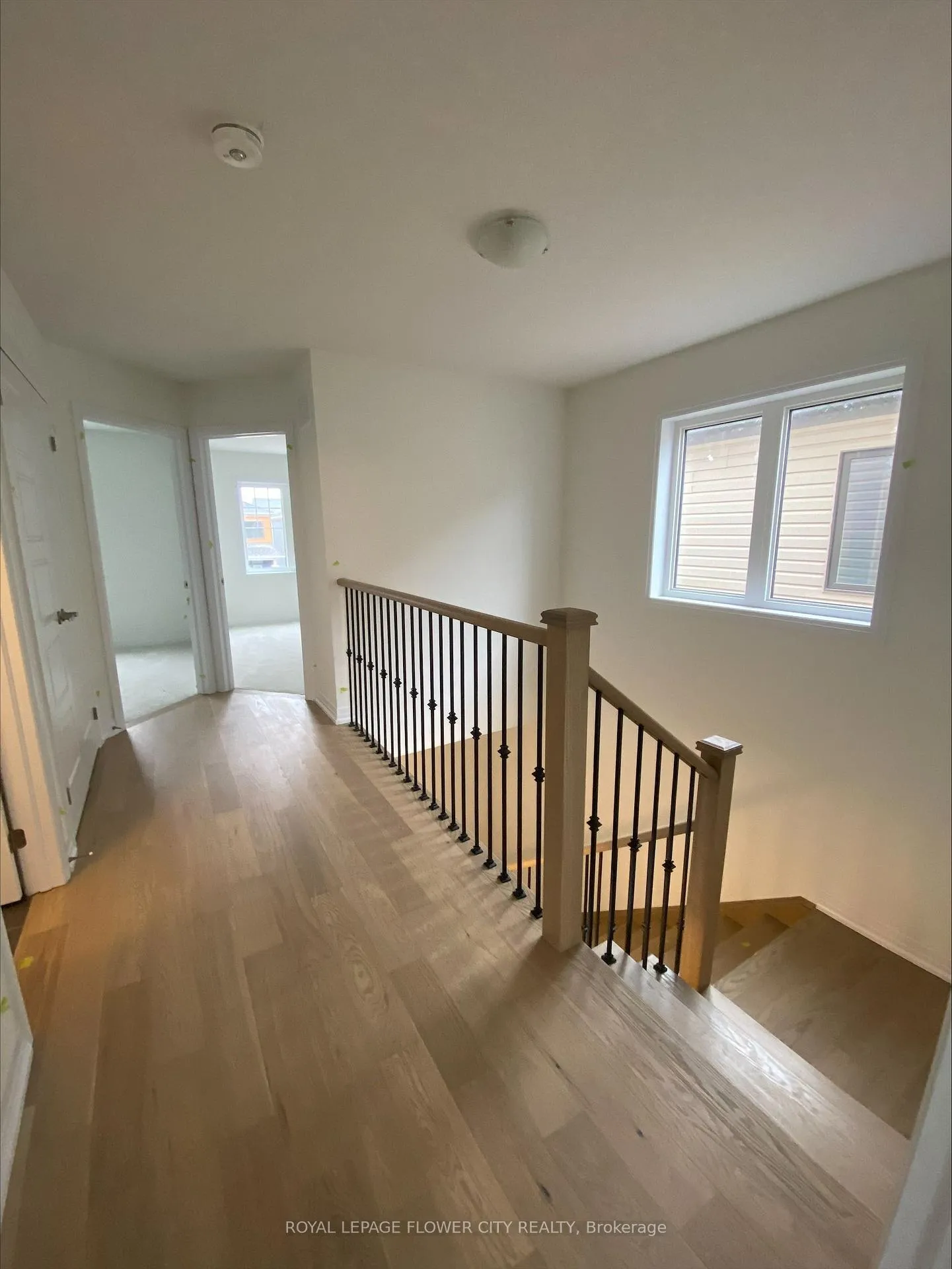 Photo 8 of 19 Velvet Way S, Thorold, Rolling Meadows — HOMEH