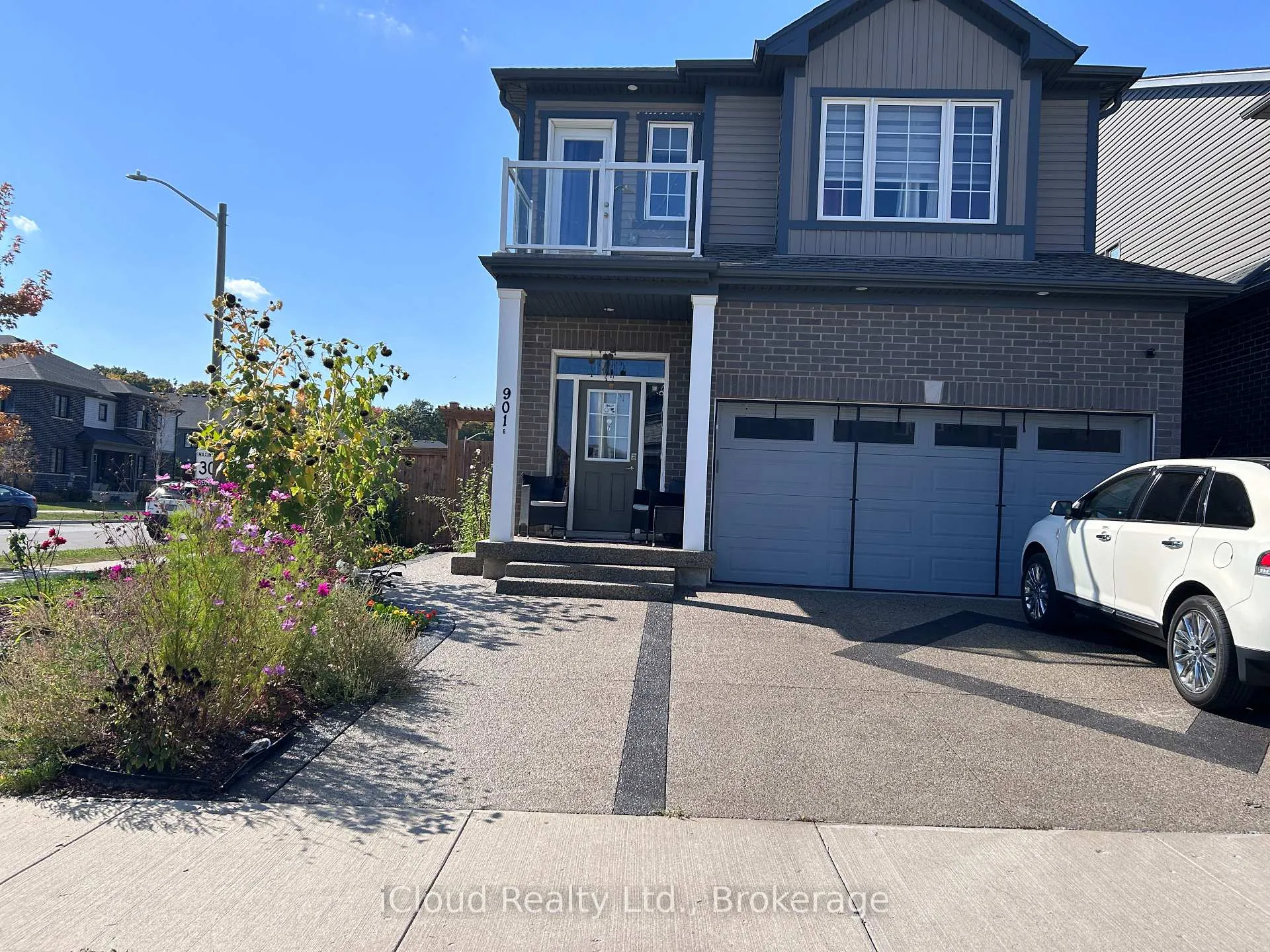 Photo 1 of 901 Tartan Court, Kitchener — HOMEH