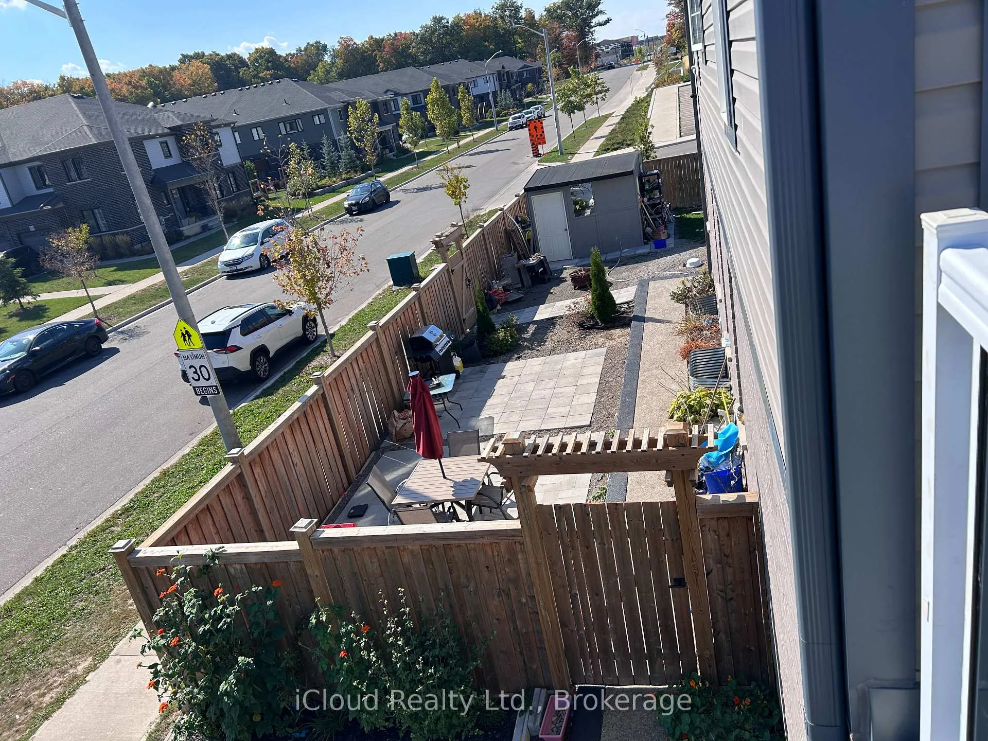 Photo 4 of 901 Tartan Court, Kitchener — HOMEH