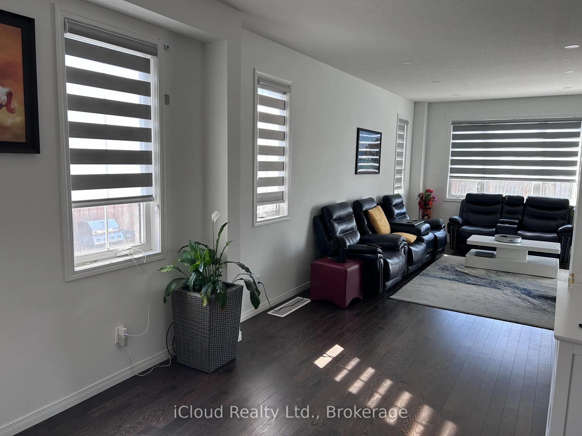 Photo 10 of 901 Tartan Court, Kitchener — HOMEH