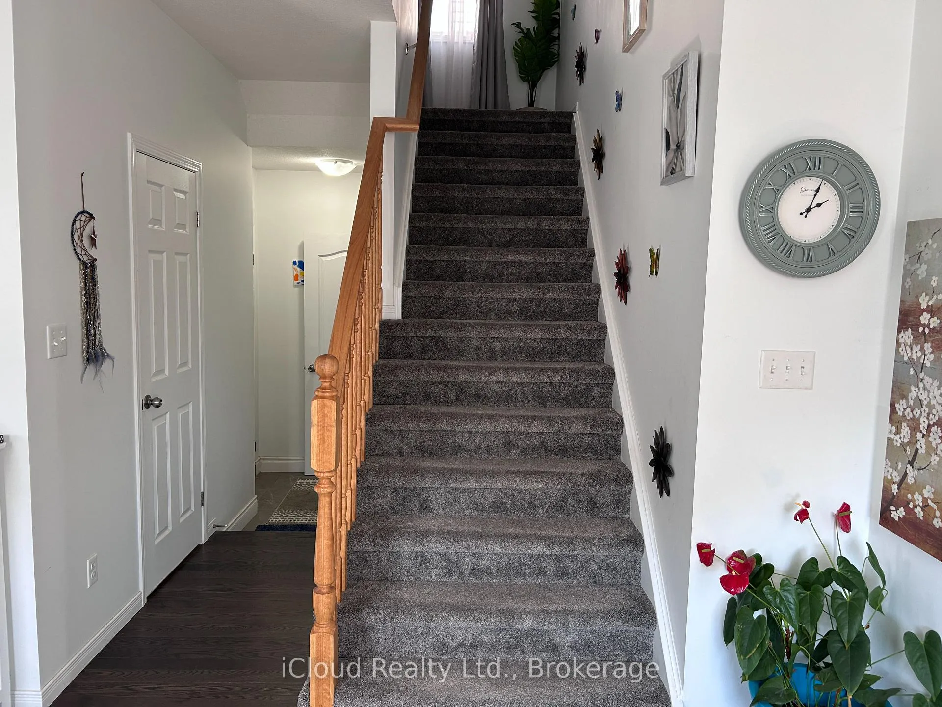 Photo 14 of 901 Tartan Court, Kitchener — HOMEH